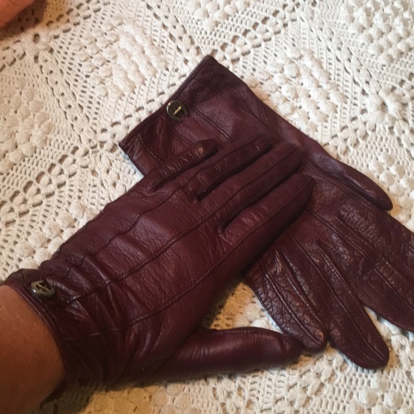 Etienne Aigner Ribbed Leather Gloves - Picture 1 of 5